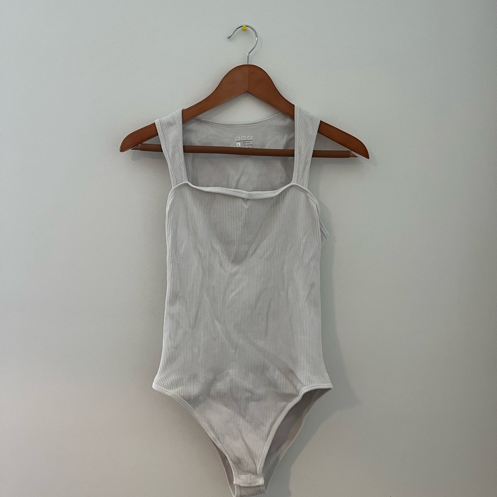 OQQ Ribbed White Bodysuit